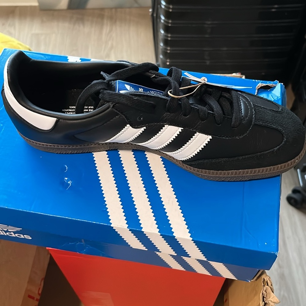 New In Box - Picture 3 of 4